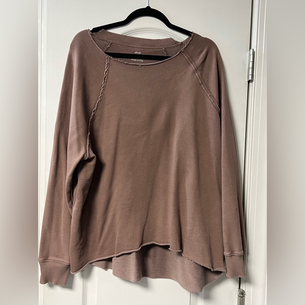 COPY - Good Used Condition- small stain on sleeve shown in picture